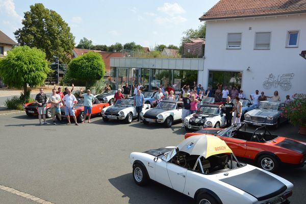 Clubtreffen in 124 Abarth Spider
